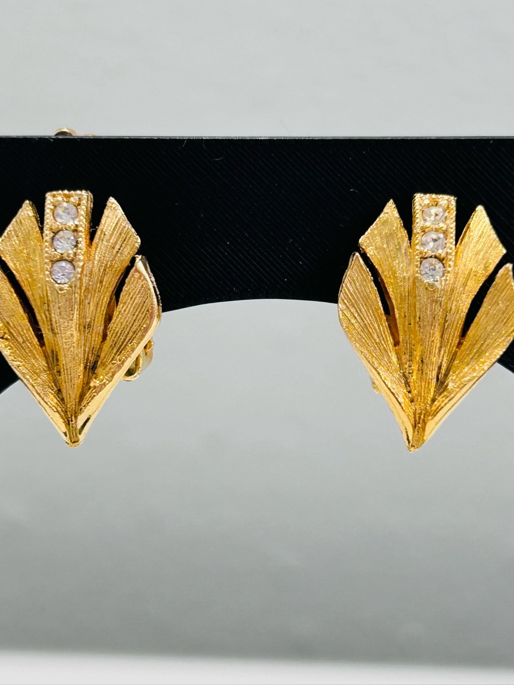 Vintage Leaf Clip Earrings Textured Brushed Goldtone Clear Rhinestones Accents